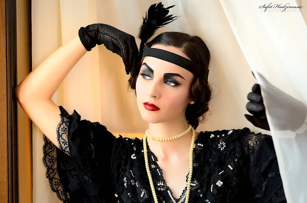Chicago Gatsby makeup 1920