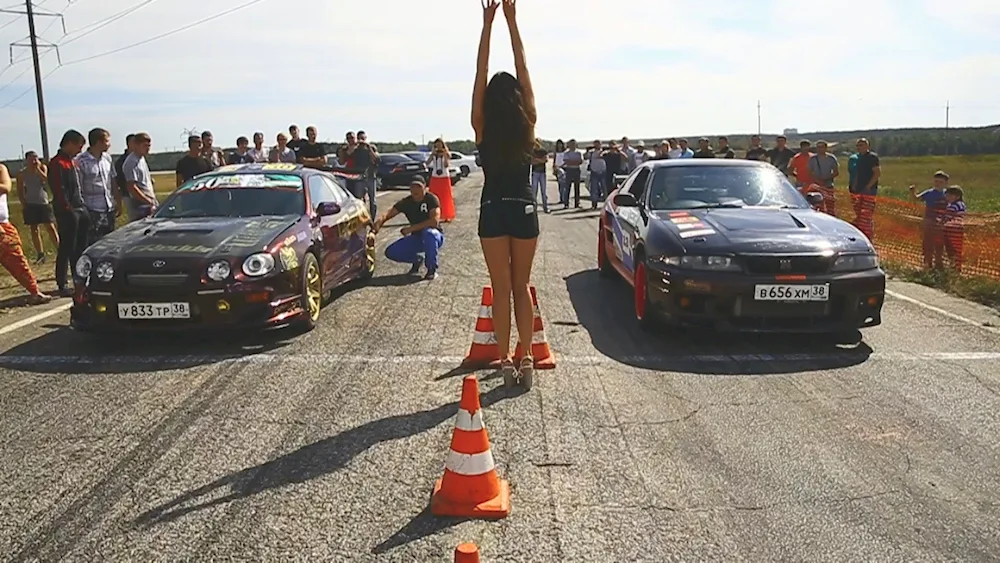 Girls at the start of racing