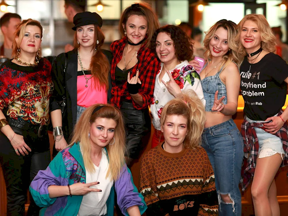 80s style 90s clothes in Russia