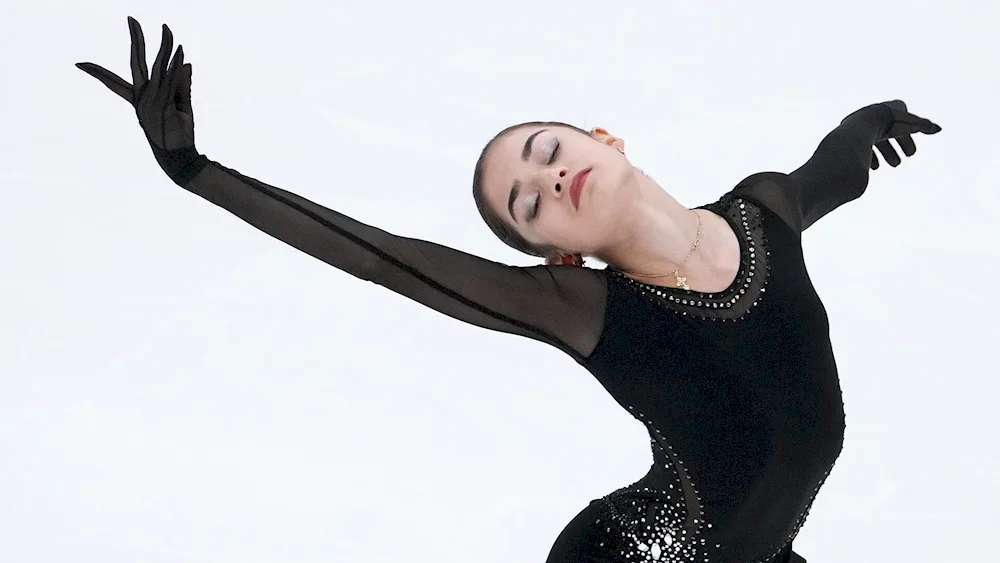 Adelia Petrosyan figure skating