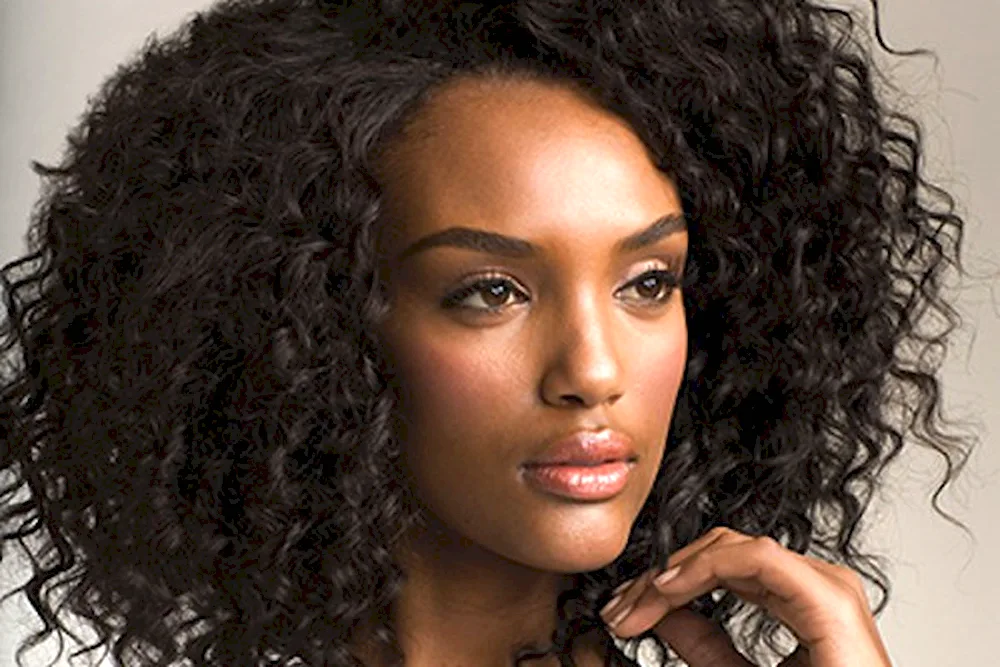 Afro curls Anya Pokrov