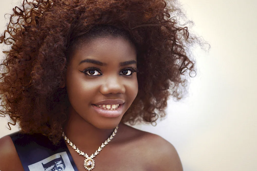 Afro curls Monroe