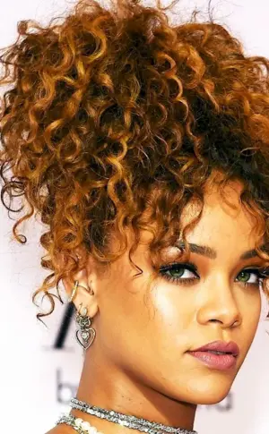 Afro curls Rihanna