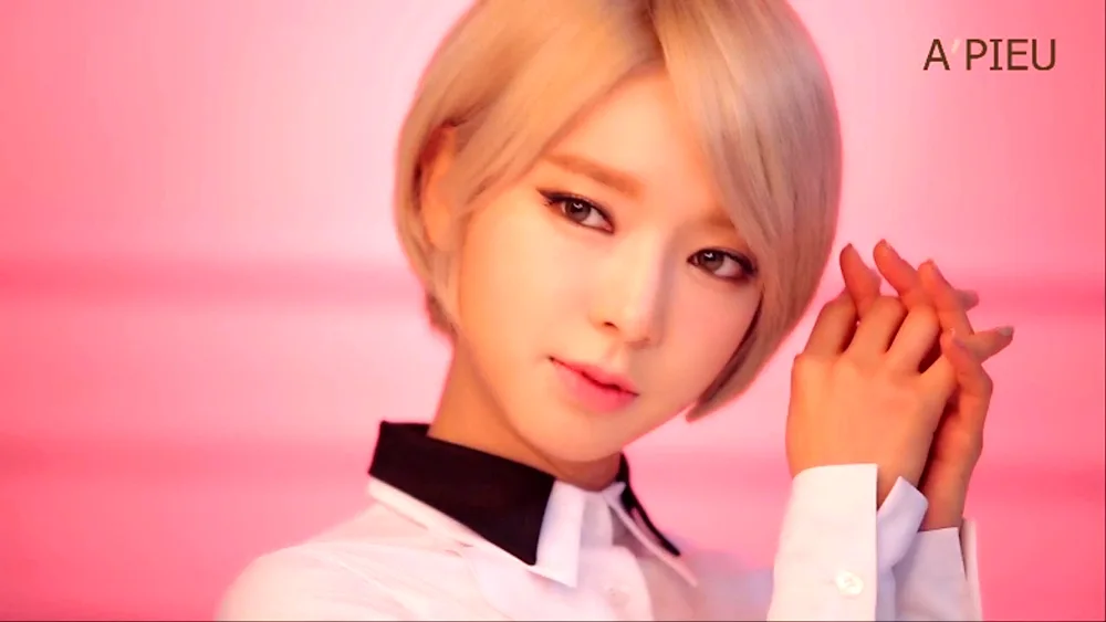 Aidols with short hair