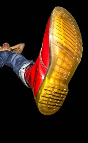 Air Wair with soles bouncing