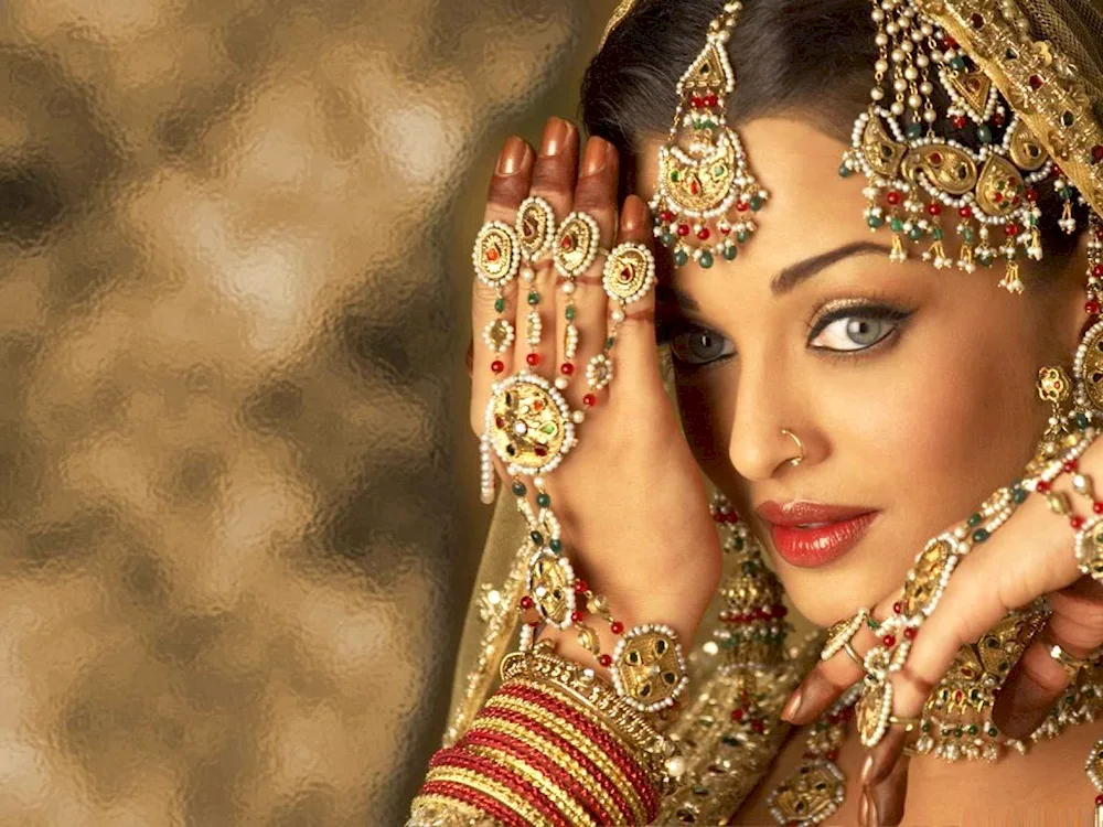 Aditi Sharma in Sari