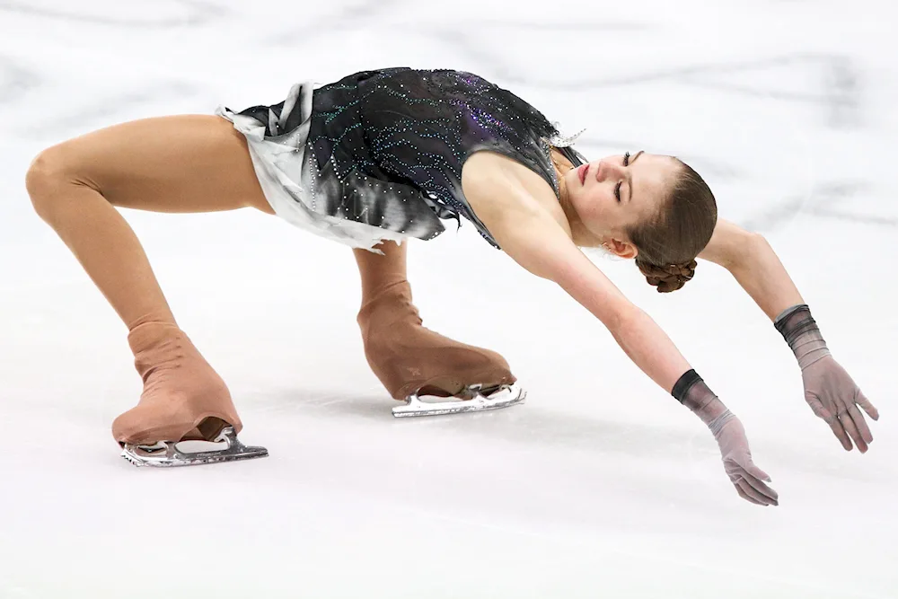 Alexandra Trusova cantilever