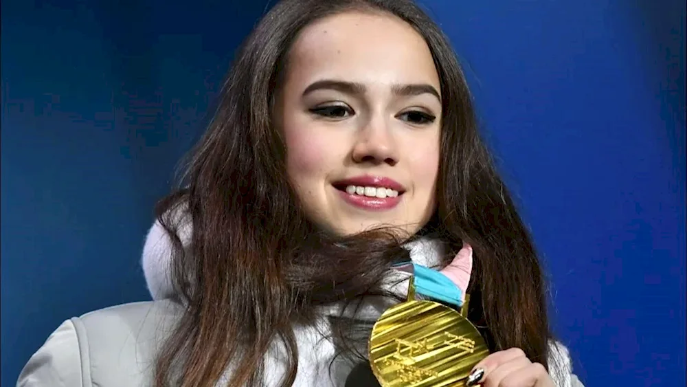 Elizaveta Shanaeva figure skater