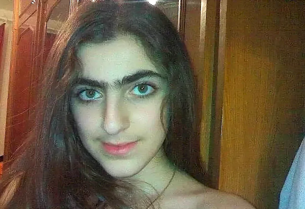 Alisa Karapetyan monobrow