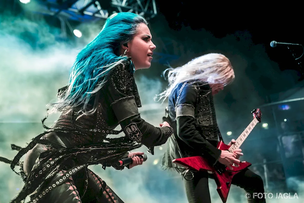 Alissa White- Gluz