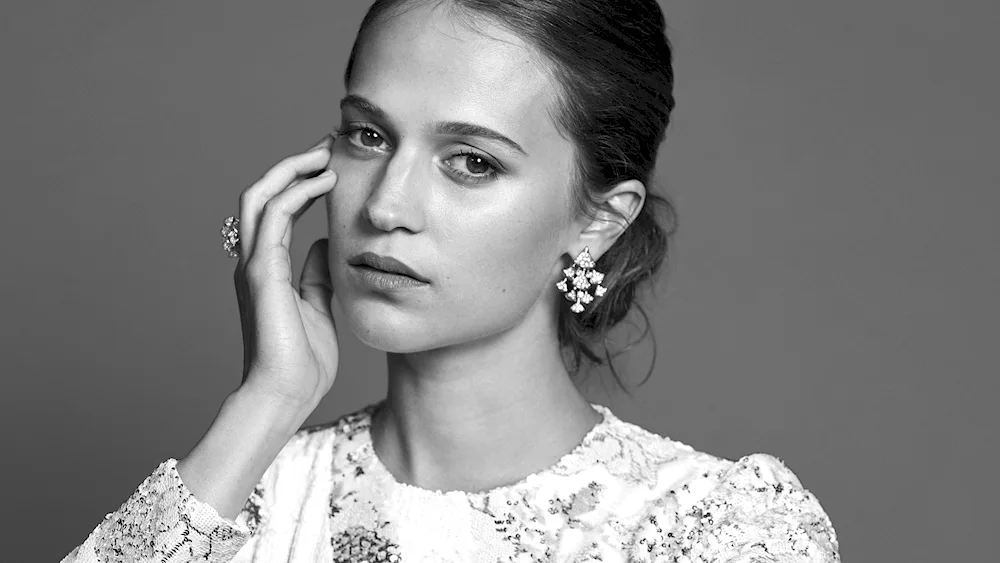 Alicia Vicander