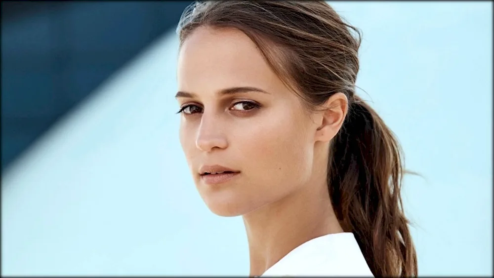 Alicia Vicander