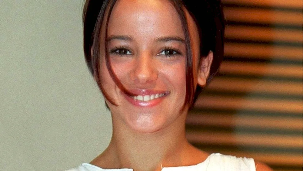 Alizee singer 2022