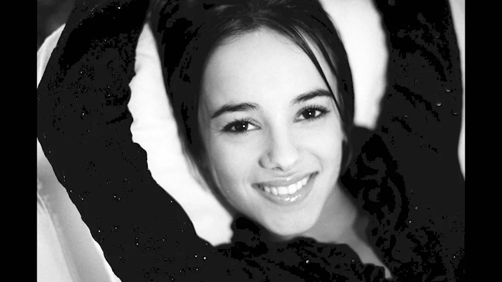 Alizee singer 2022