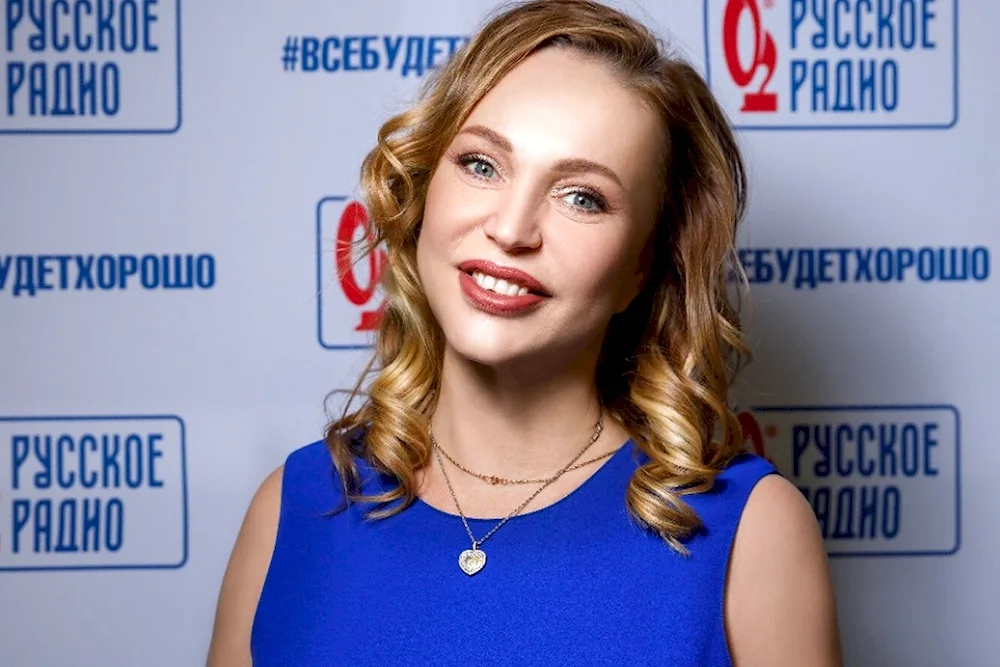 Alla Dovlatova radio presenter