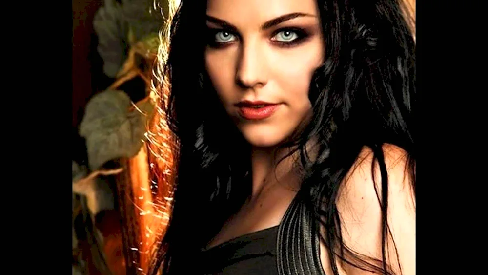 Amy Lee. Lee