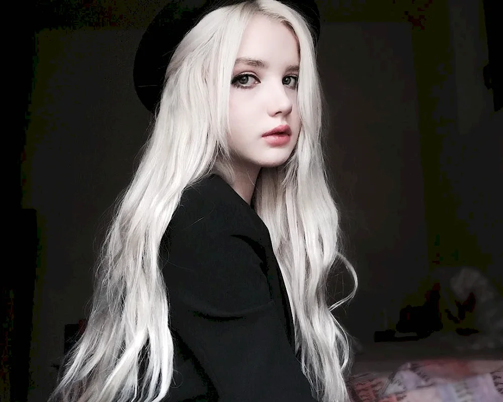 Anastasia Yudina model with white hair