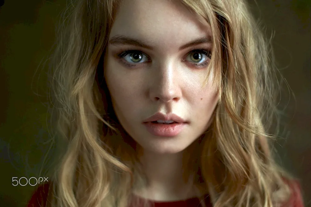 Chloe Grace Moretz eyes