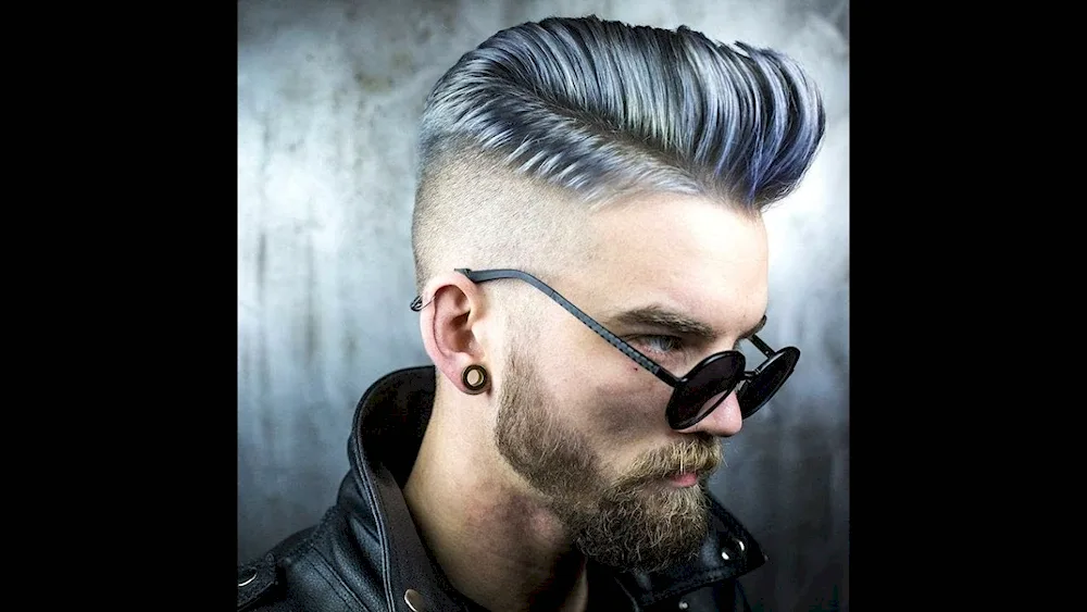 Andercut Fade Ash undercut