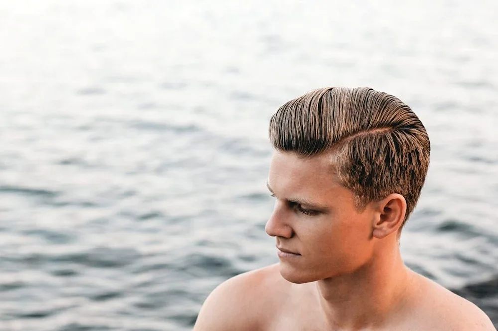 Canadian bobrik undercutFade half-box haircut.