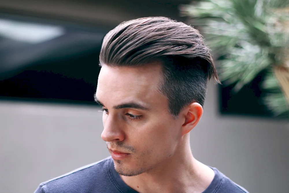 Men's straight parted hairstyles