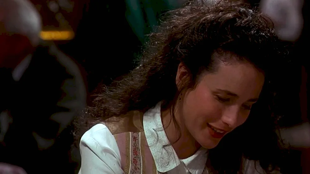 Andie MACDOWELL young