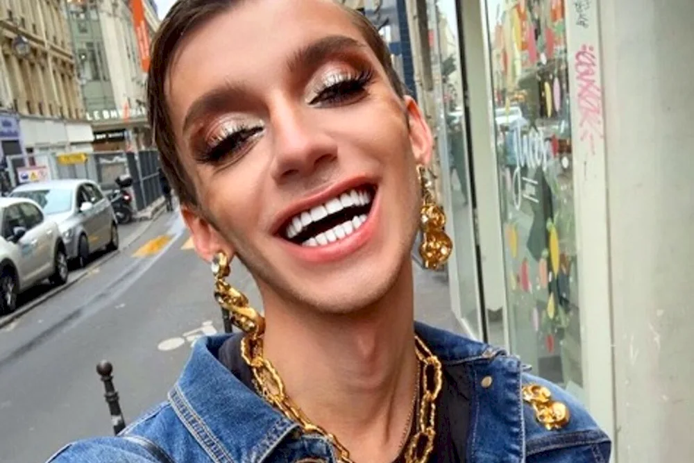Katya Clap video blogger