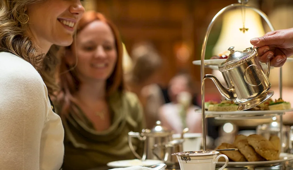 English tea table setting