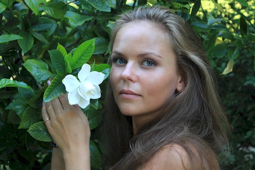 Anna Galkina plum