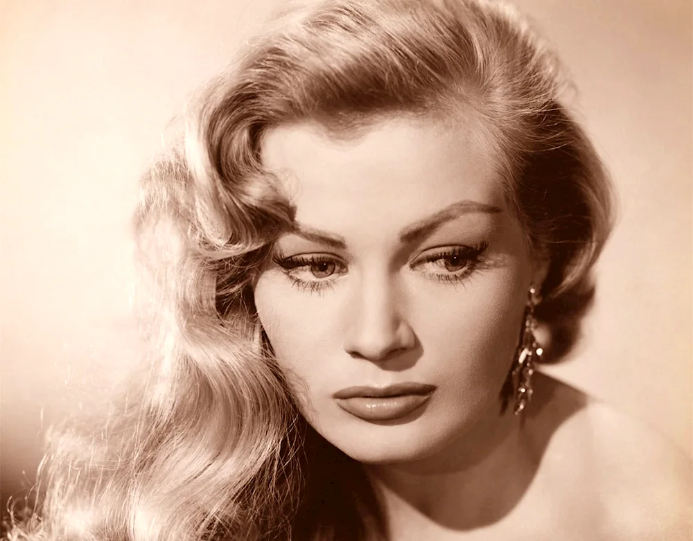 Anita Ekberg