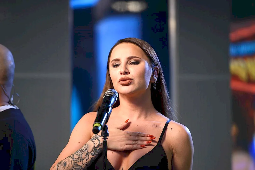 Anna Asti