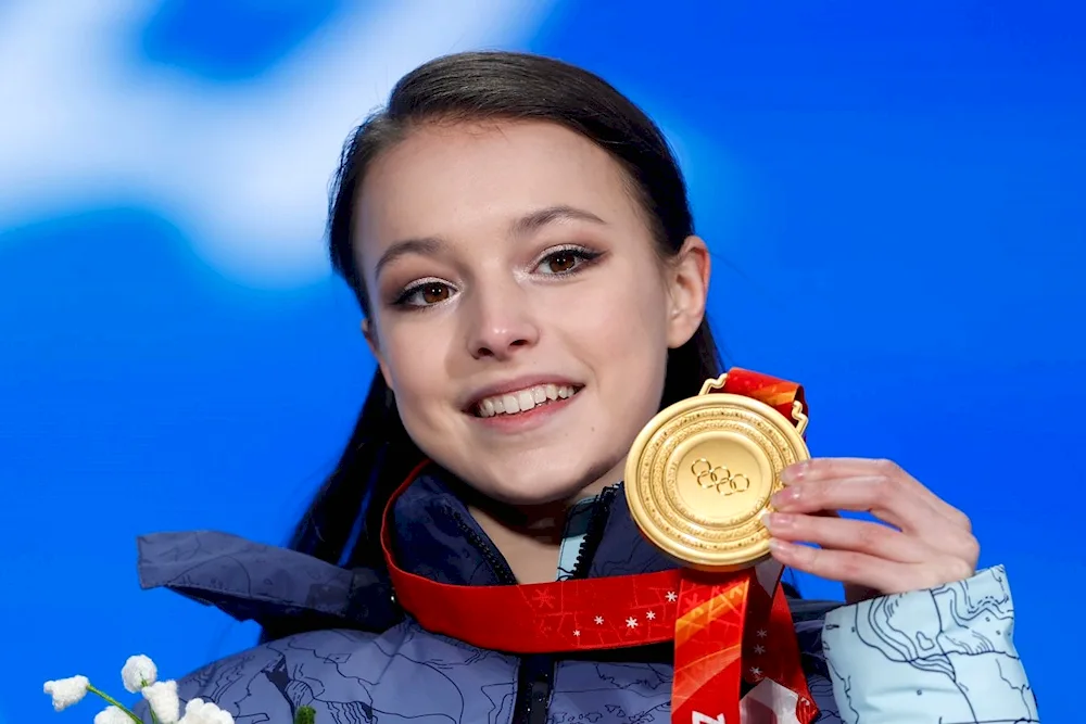 Anna Scherbakova Olympic champion 2022