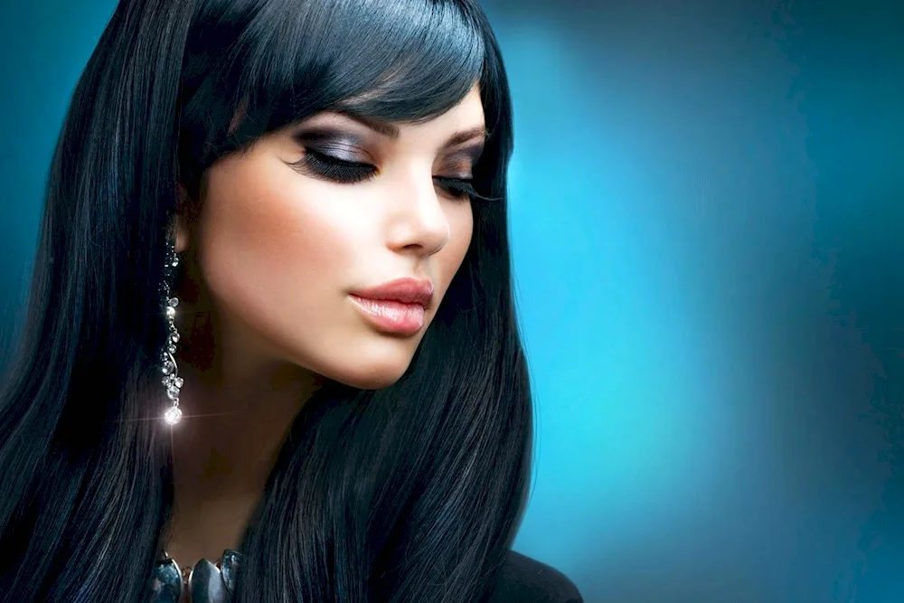 Issy black bob hair colour