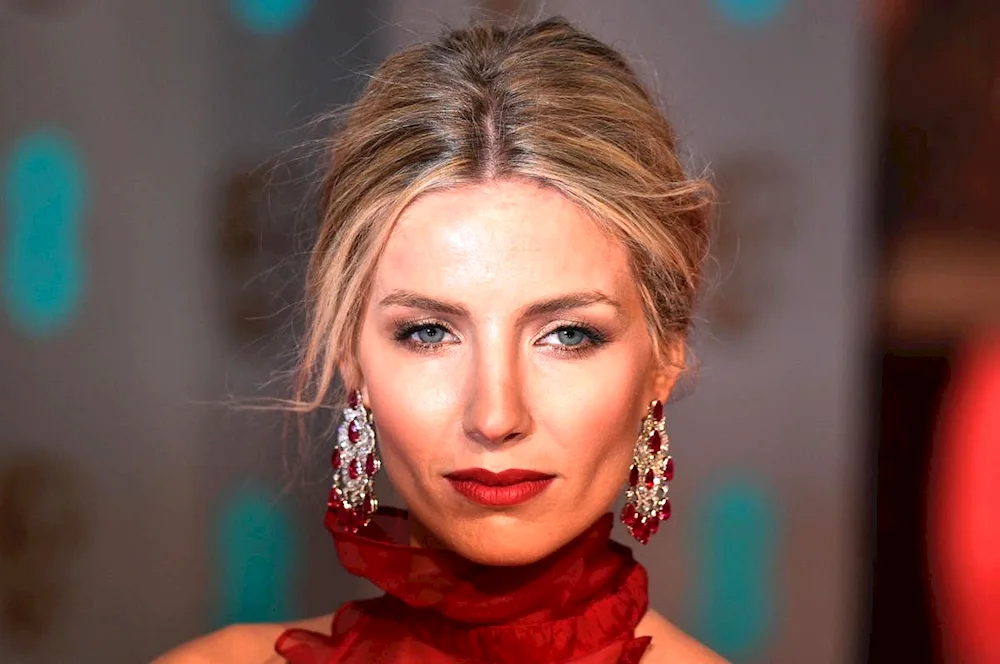 Annabelle Wallis