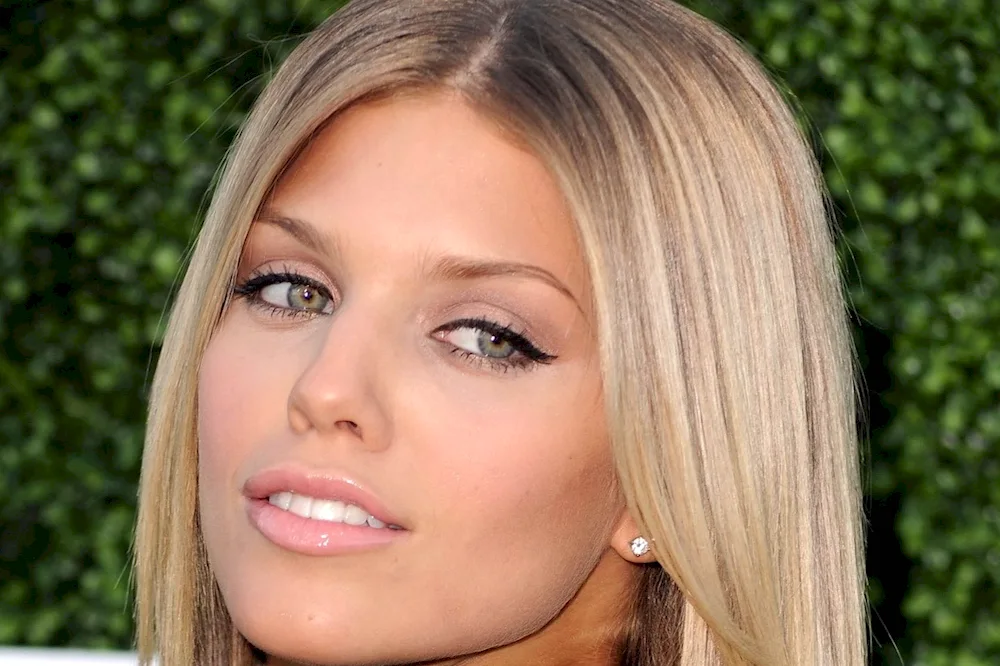 ANNALYNNN MACCORD