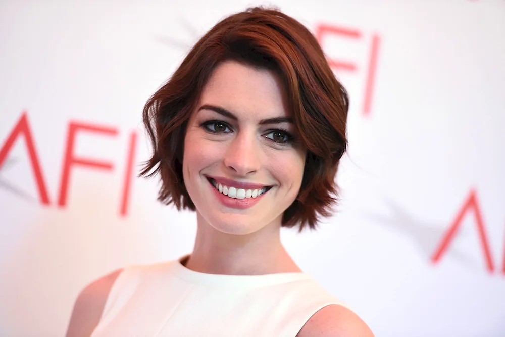 Anne. Hathaway