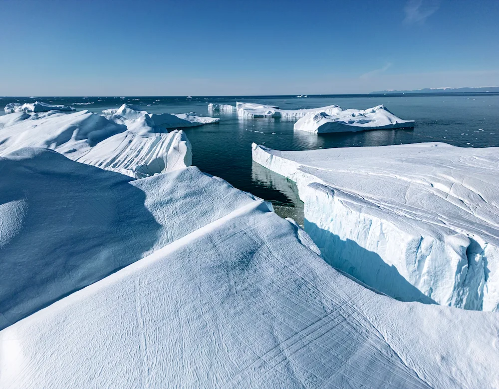 Arctic glaciers melting