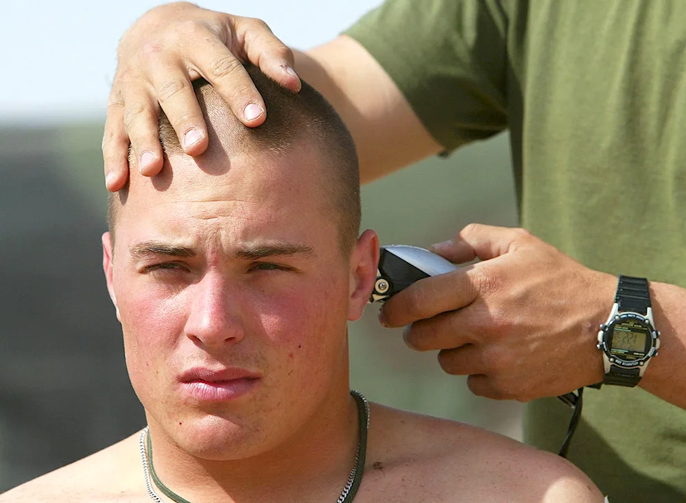 Men's haircut in the army