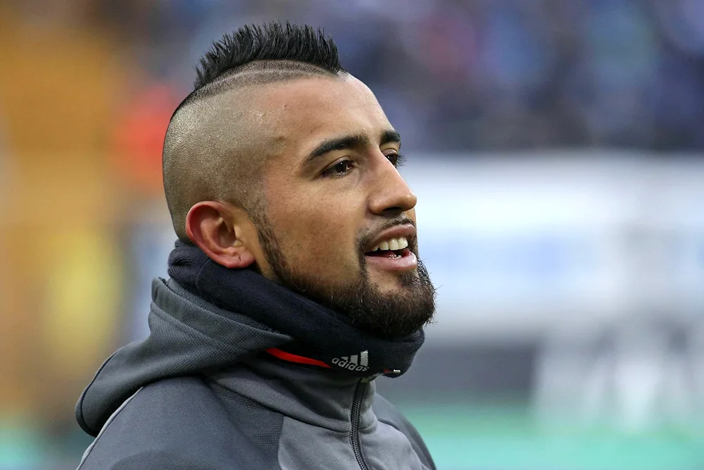 Arturo Vidal Mohawk