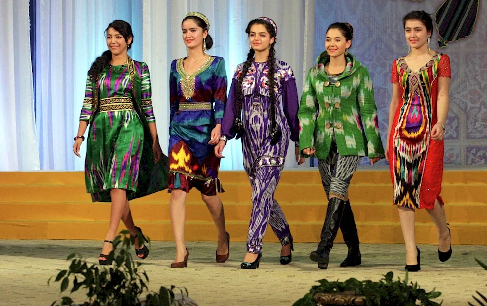 Uzbek women's costume