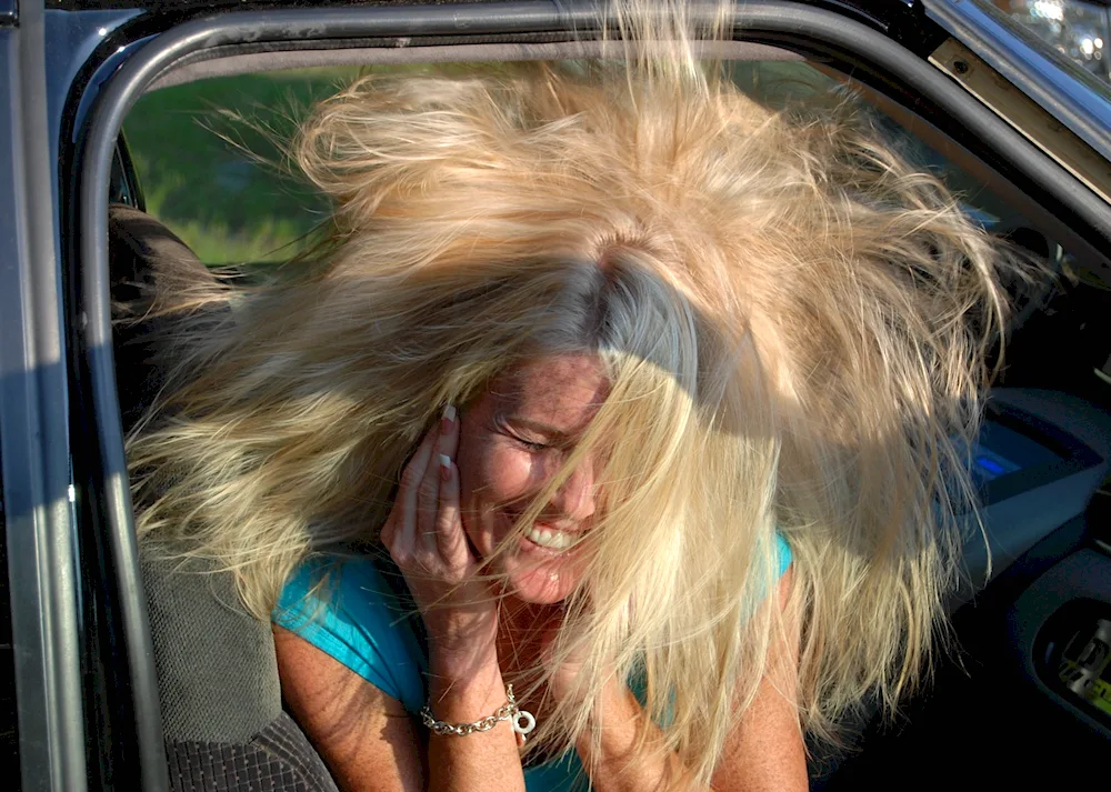 Bouncing hair