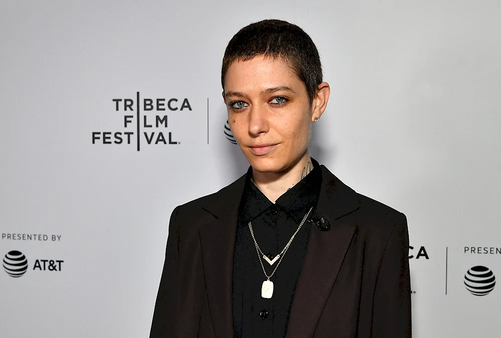 Asia kate dillon
