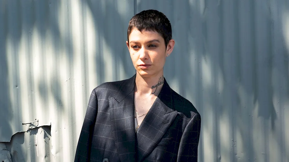 Asia kate dillon