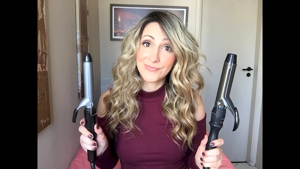 Curls on a cone curling iron