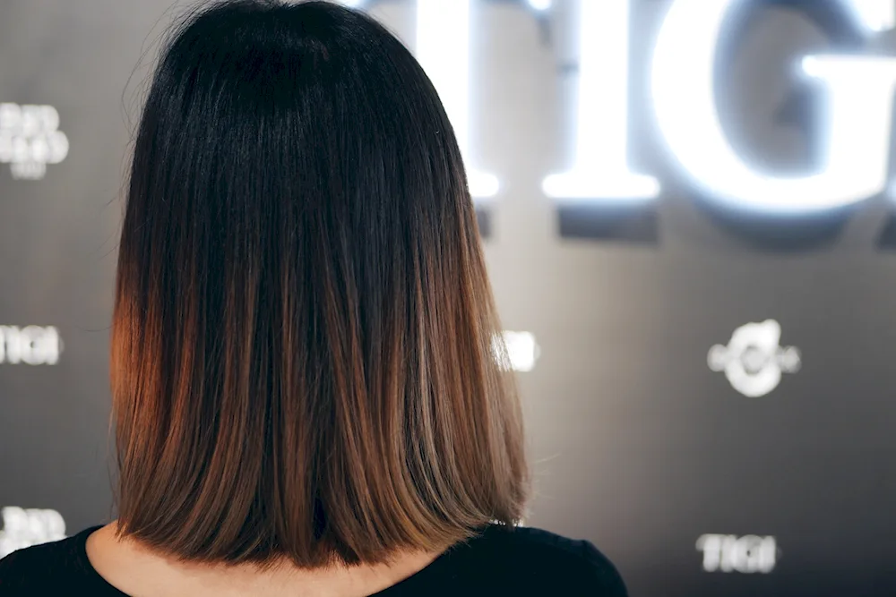 Balayage hair colouring