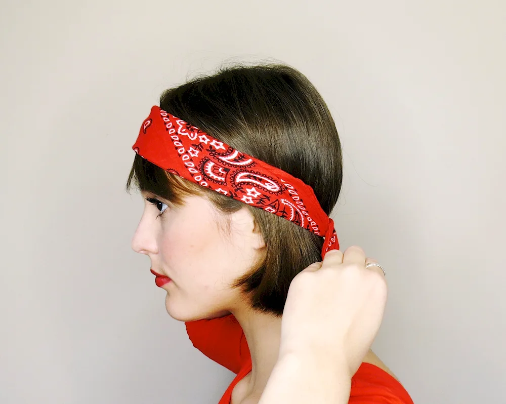 Hairstyles with a bandana bandana