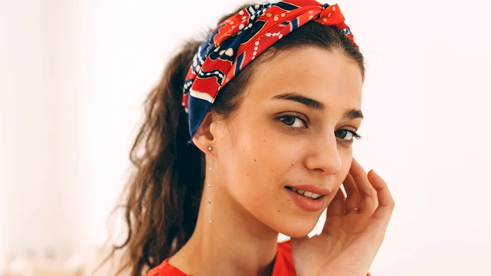 Fashionable hairstyle for New Year's Eve