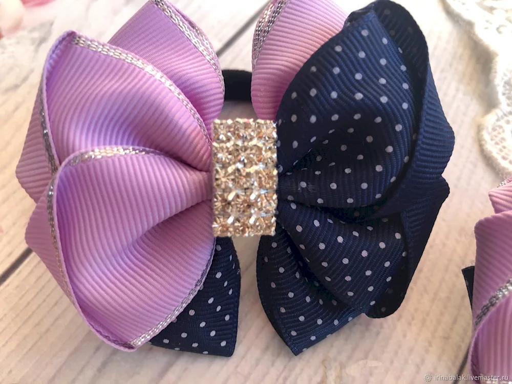 Banty bows. satin bows
