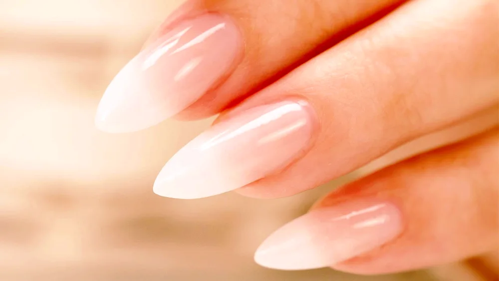 Lilac gradient manicure