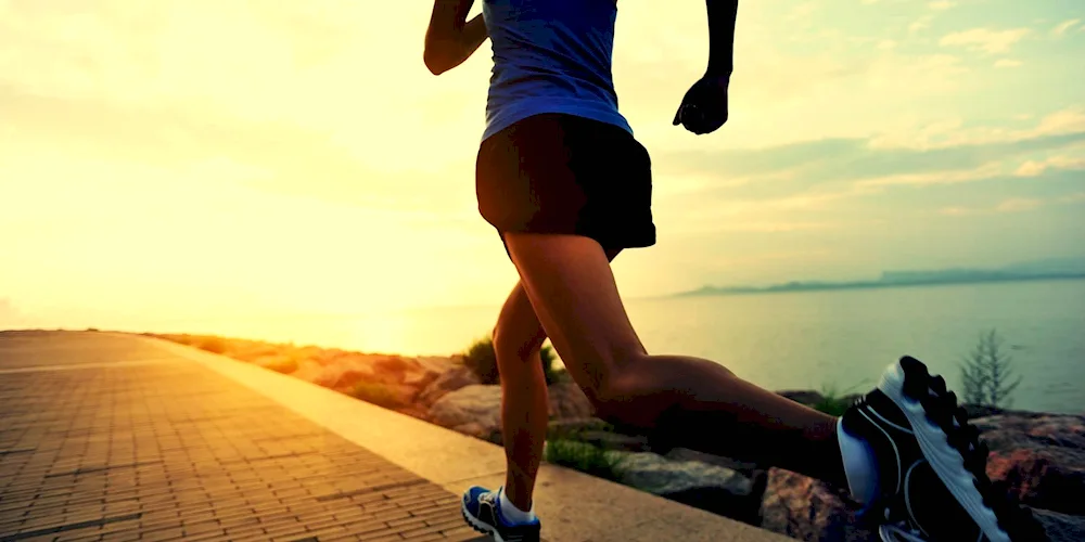 People running in the sun